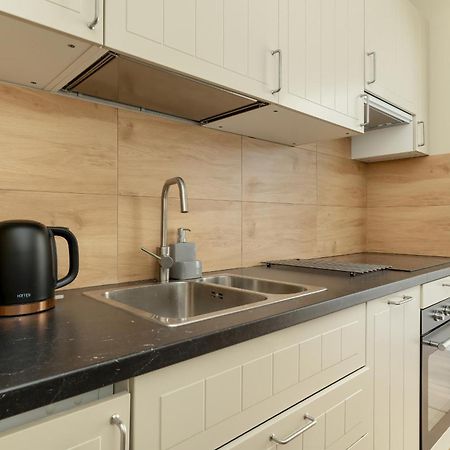 Tysiaclecia Studio Apartament Z Balkonem I Darmowym Parkingiem By Noclegi Renters Katowice Kültér fotó