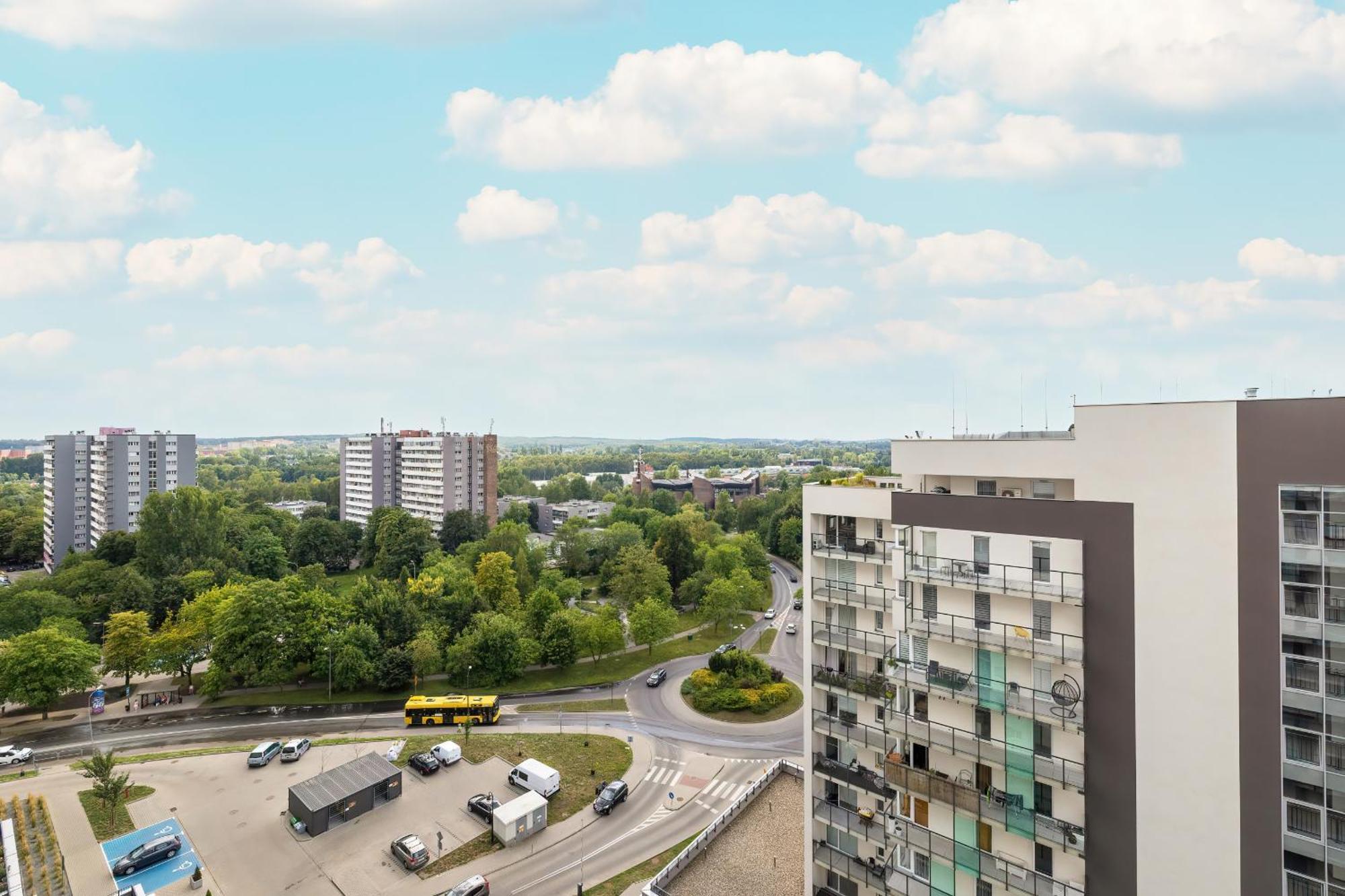 Tysiaclecia Studio Apartament Z Balkonem I Darmowym Parkingiem By Noclegi Renters Katowice Kültér fotó