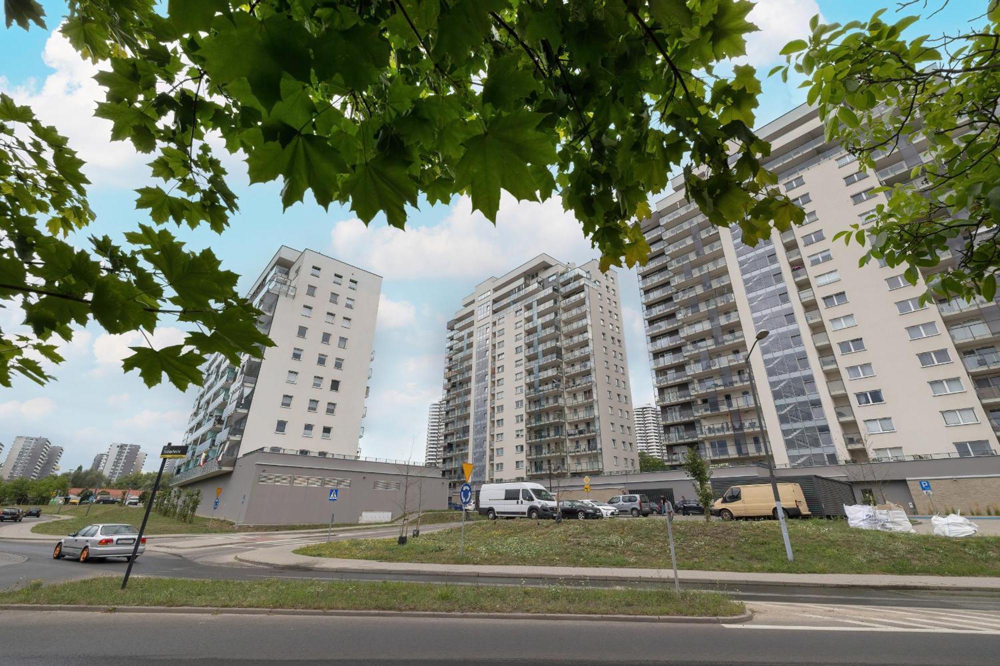 Tysiaclecia Studio Apartament Z Balkonem I Darmowym Parkingiem By Noclegi Renters Katowice Kültér fotó